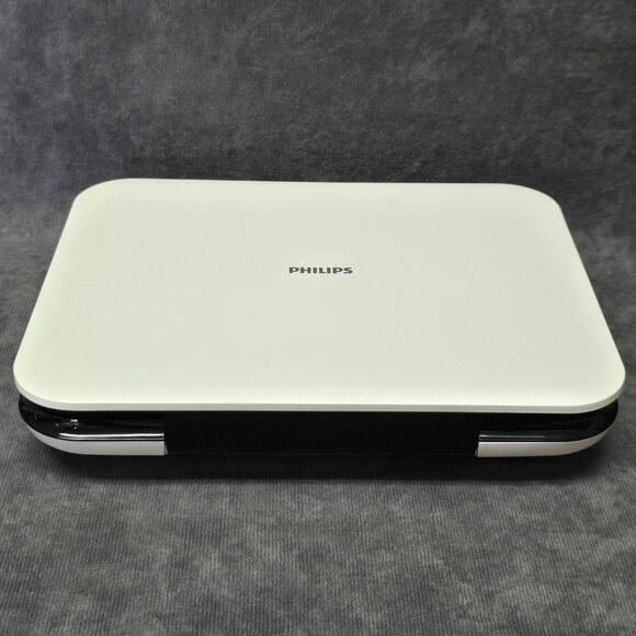 Philips 7" Portable DVD Player PD703 / 37 & Travelling Carrying Case - Picture 7 of 15